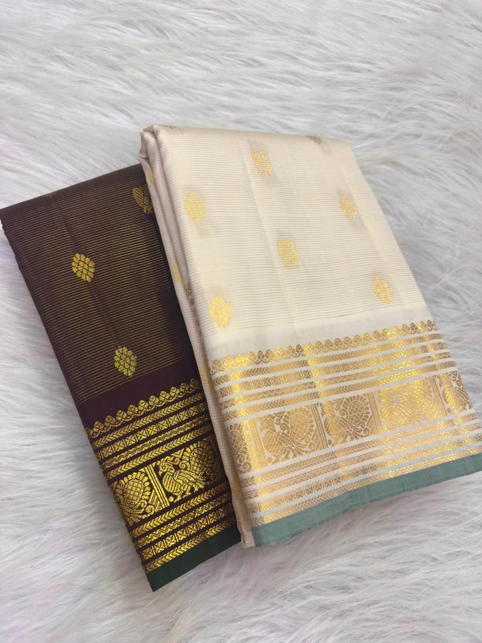 Ivory Handwoven Pure Silk Kanjipuram with Vairaoosi Lines and Fresh Green Selvedge