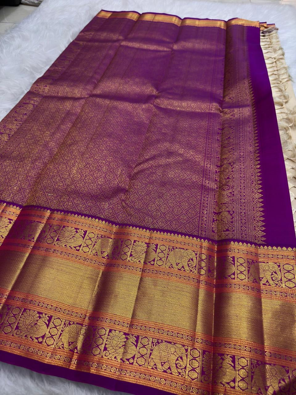 Warm Ivory pure silk Kanchipuram saree pallu and border detail
