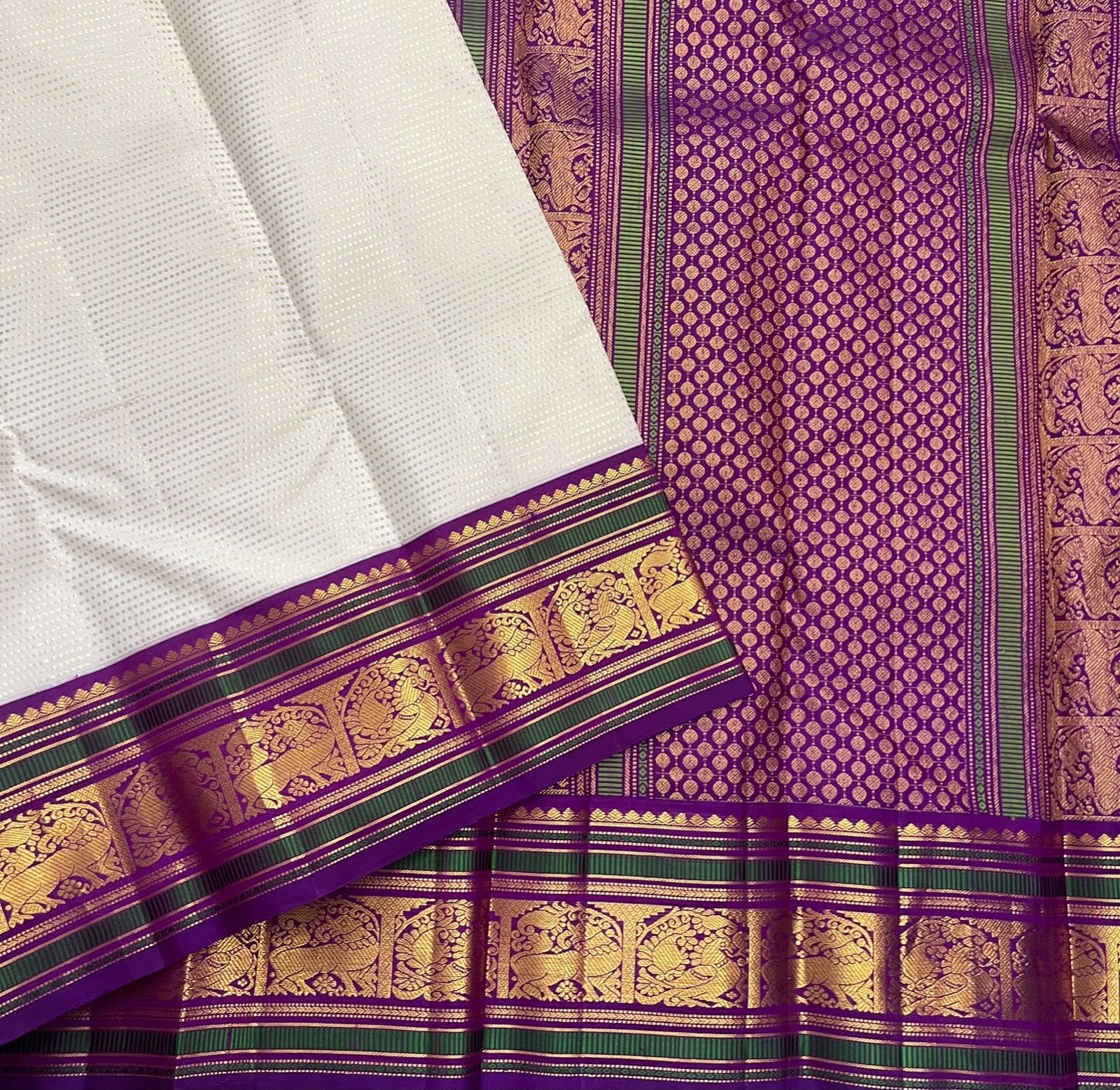 Ivory Pure Silk Kancheepuram Butta Saree - antique zari buttas detail