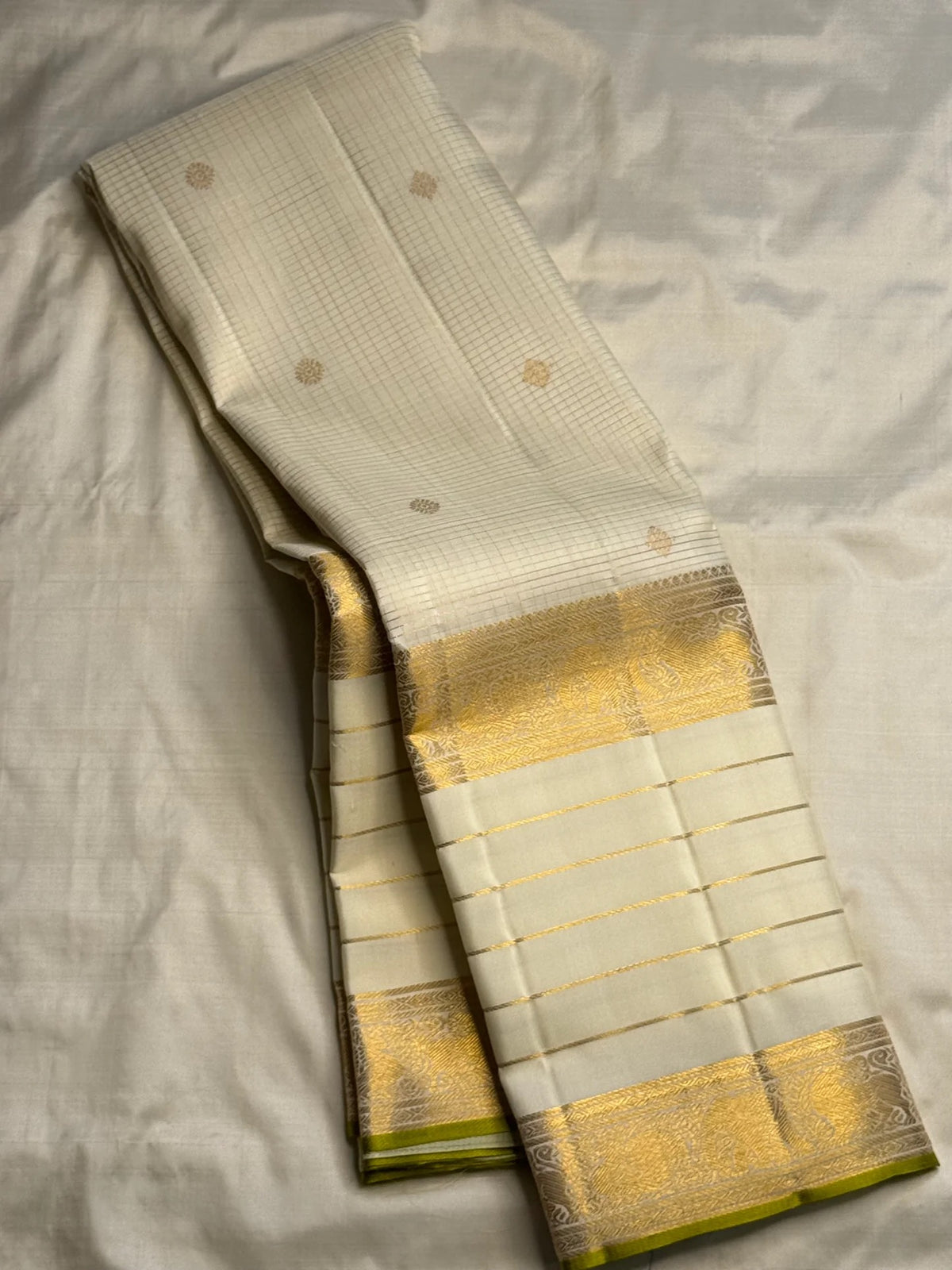 Ivory Handwoven Pure Silk Kancheepuram Zari Kattam Saree with Fresh Green Selvedge