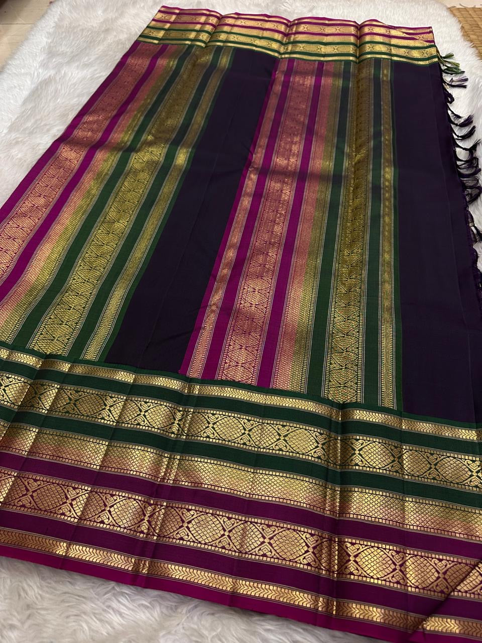 Ivory Handwoven Pure Silk KanchiPattu Saree with Teal and Magenta Varisaipet Border