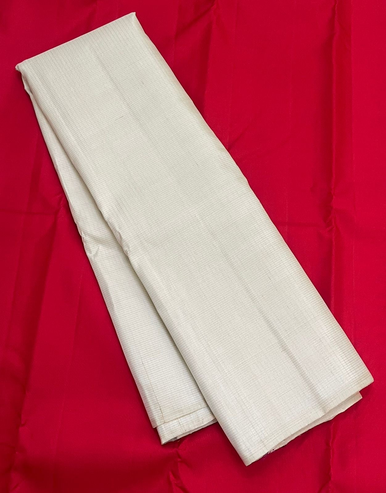 Ivory Handwoven Pure Silk KanchiPattu Saree with Zari Kattam Body and Paalum Pazhamum Pallu