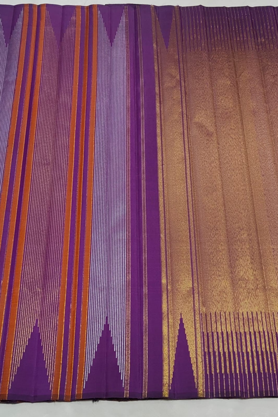 Kadambam Purple Handwoven Pure Silk Kanjeevaram Saree with antique gold zari in  Ettukol