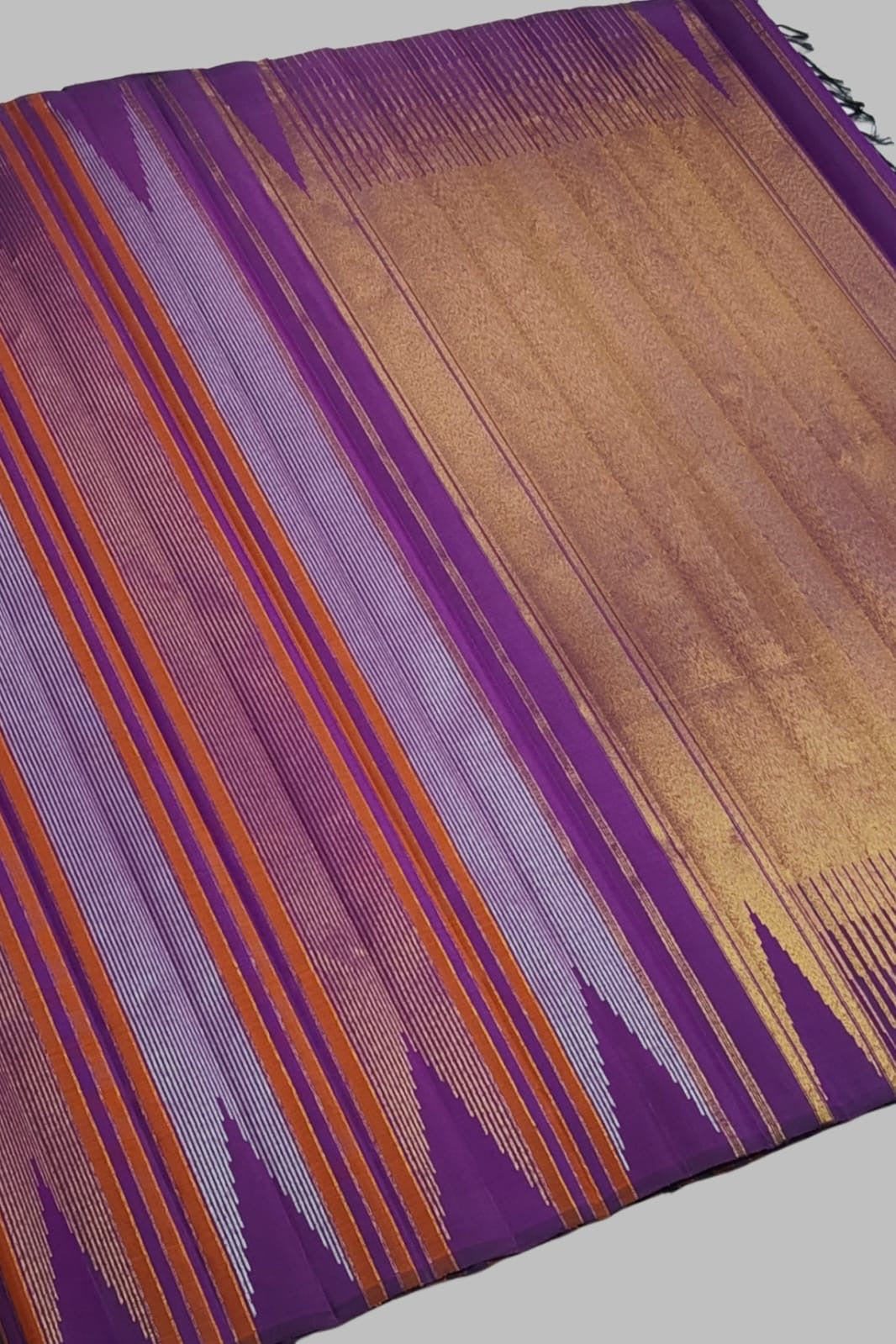 Kadambam Purple Handwoven Pure Silk Kanjeevaram Saree with antique gold zari in  Ettukol