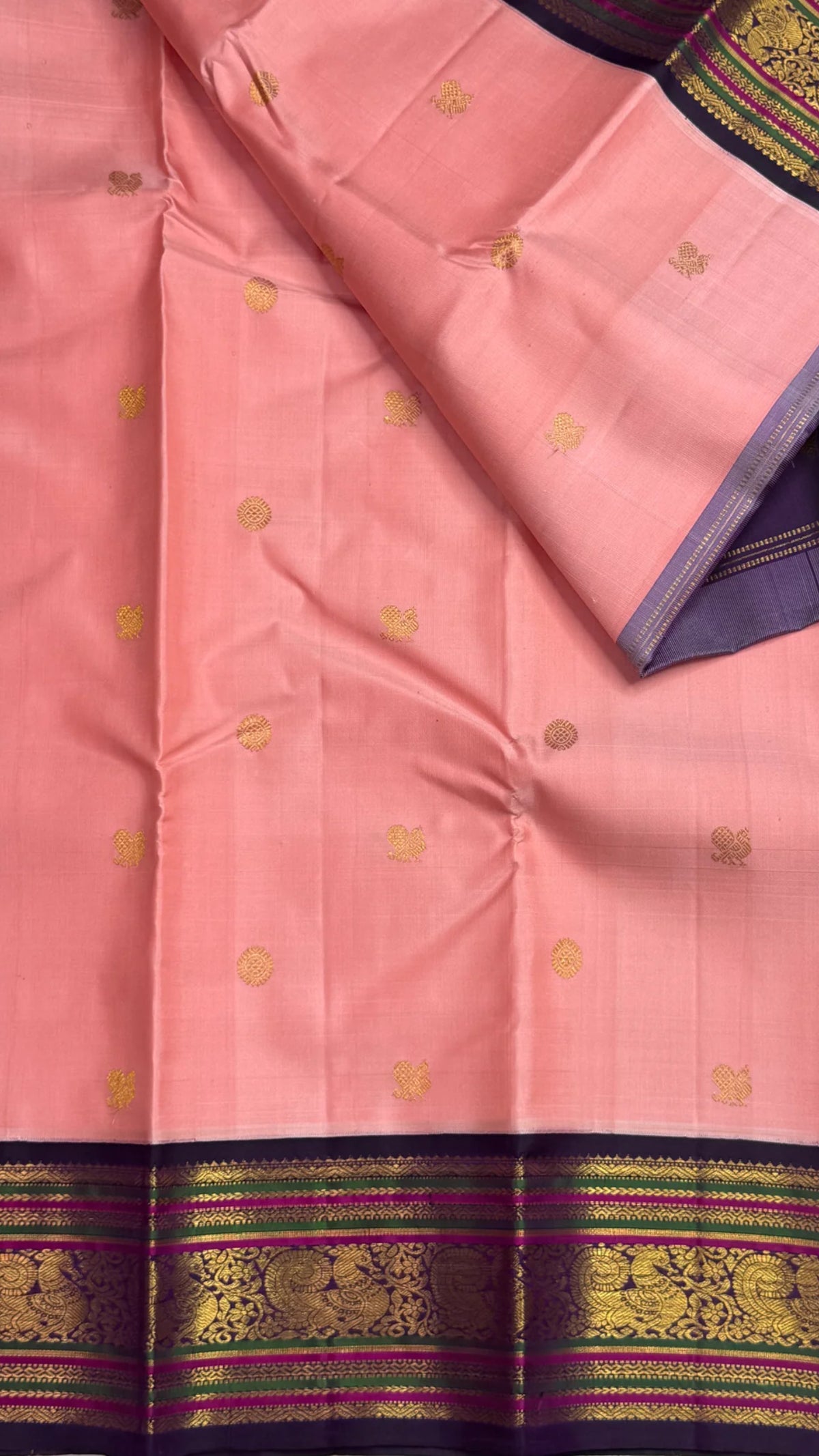 Kanakambaram peach and violet Varisaipet pure silk Kanjivaram saree – view 3