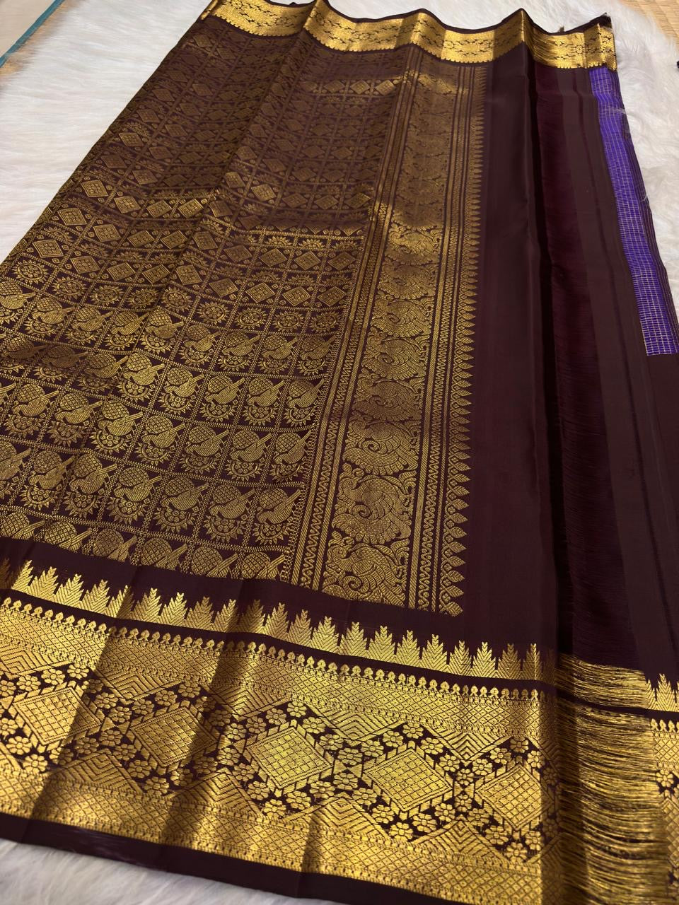 Grand geometric antique-gold border on Deep Kanchana Brown Kanjivaram saree.