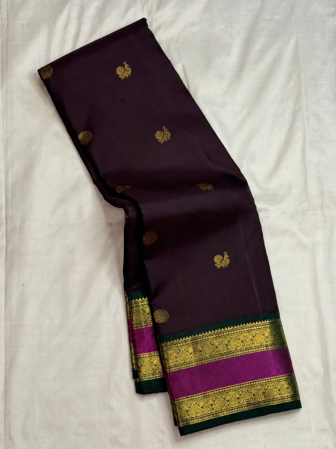 Vadamalli purple pure silk Kanchipuram saree with gold buttas, Rettapet border and grand zari pallu, Idam Living (photo 5 of 7)