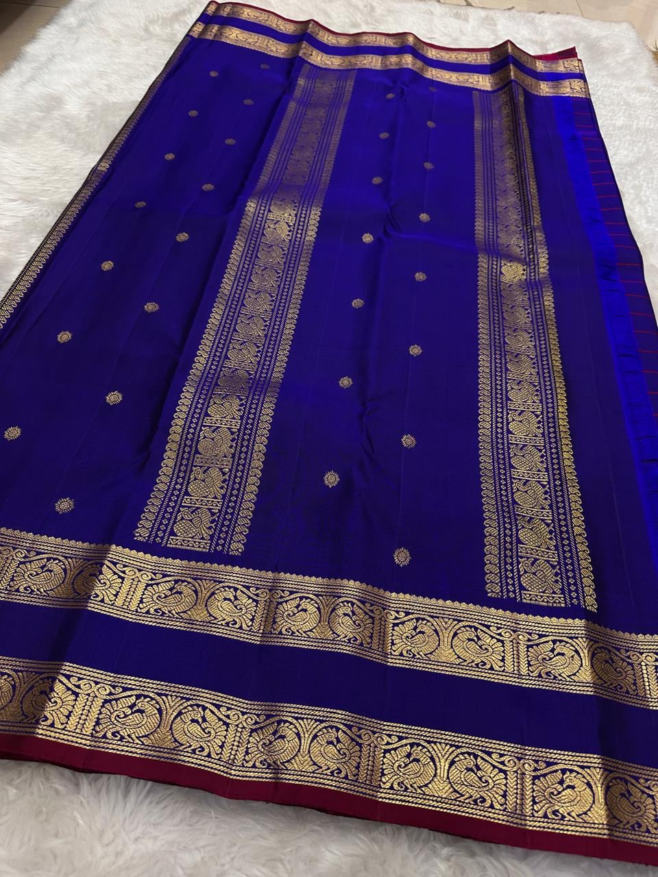 rt-vh pallu detail of ink blue Kanchipuram silk saree