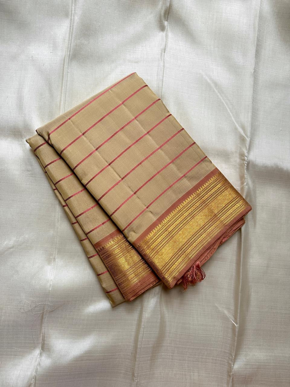 Pale Sandalwood Gold and Dusty Rose Butta handwoven pure silk Kanchipuram saree, view 5 | Idam Living