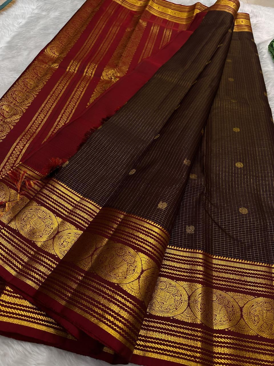 traditional tested zari detail on coffee brown Kanchipuram silk saree