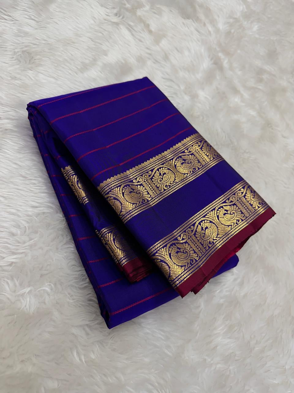 ink blue Kanchipuram silk saree with rt-vh weave folded view