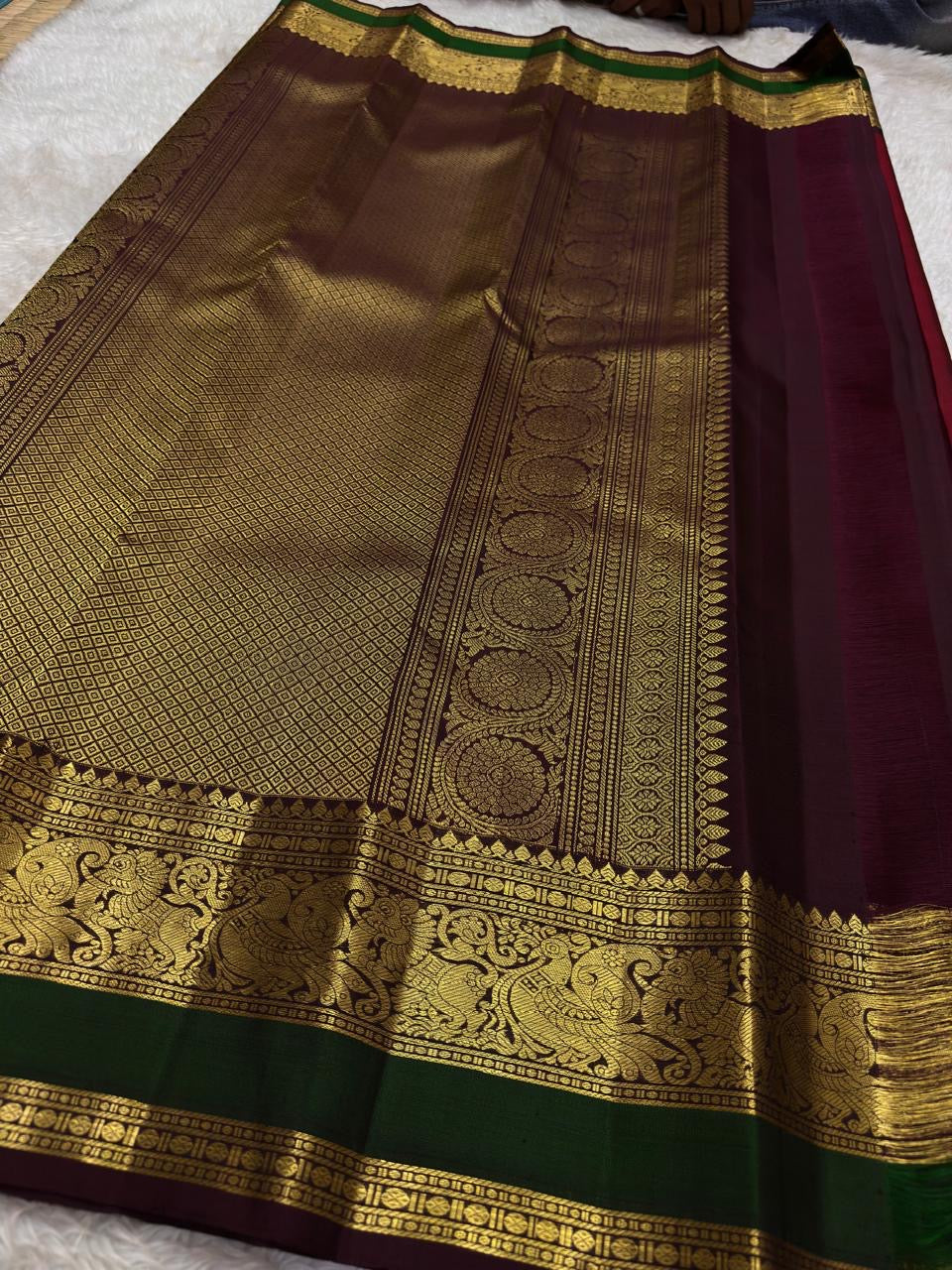 Arakku Red and Deep Green Handwoven Pure Silk Kanchi Pattu Saree with Kamalam Mayil Butta and Silk Thread Zari Border