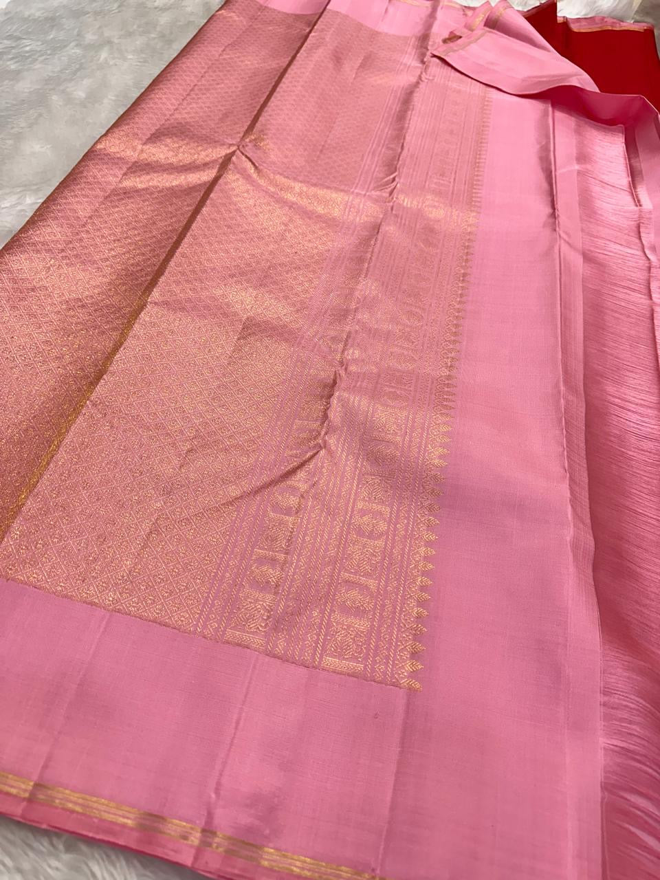 Royal Purple handwoven pure silk Kanchipuram Butta saree — thin gold zari border close-up — Idam Living