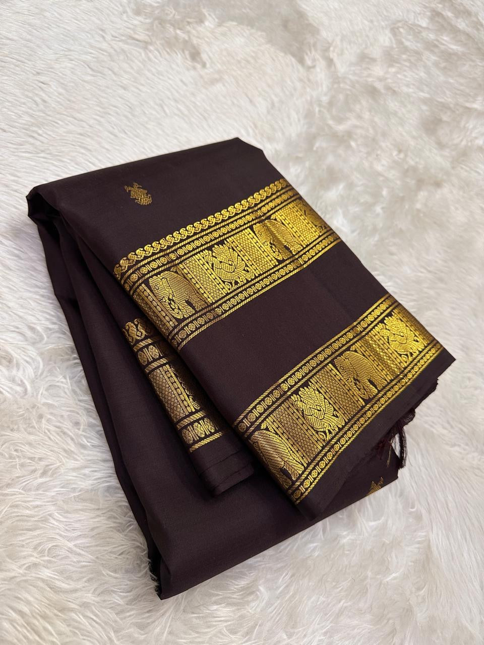Handwoven Rettapet Kanchipuram saree with twin Gandaberunda-inspired border bands in gold zari