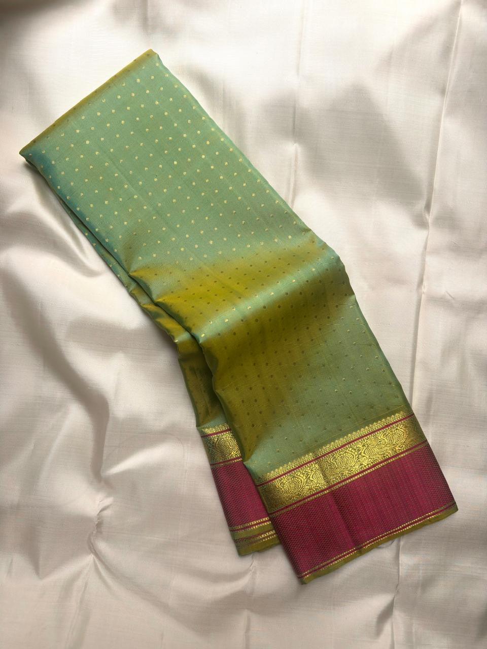 Thulir Pachai and Raspberry Pink Handwoven Pure Silk Kanchipuram Pattupet Saree, rudraksham kamalam vanki pet and chandrakala pallu motif sequence