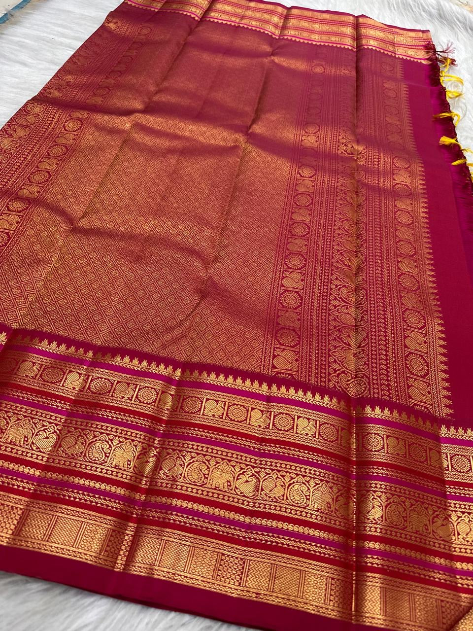 Turmeric Yellow & Arakku Red Varisaipet Kanchipuram silk saree, detail view