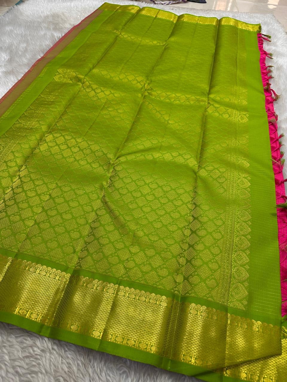 zk-kv pallu detail of rose ember Kanchipuram silk saree
