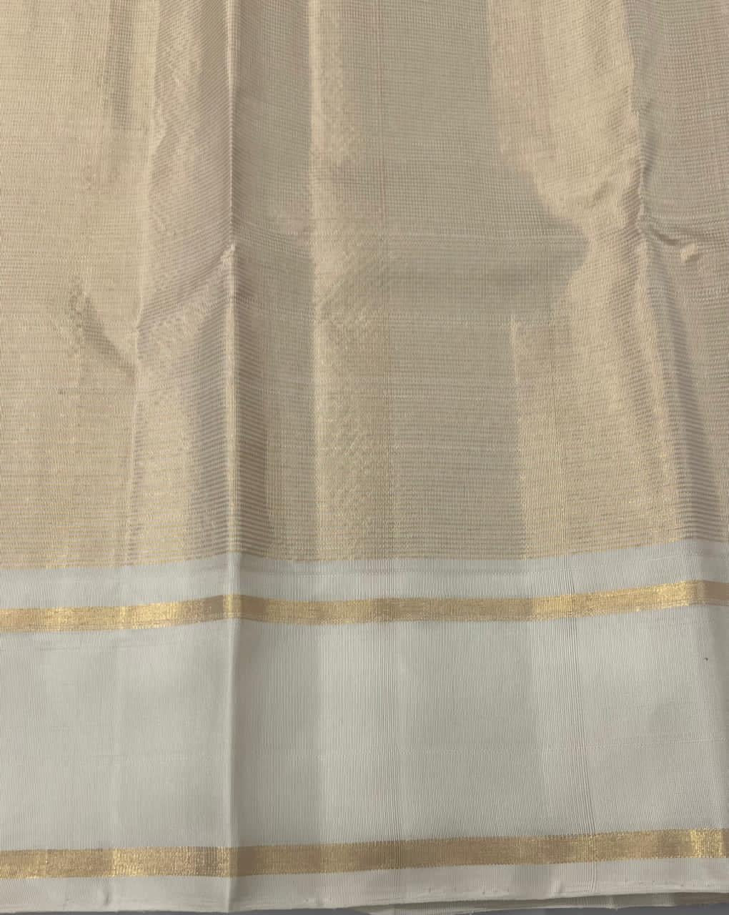 Kanjivaram saree vairaoosi weave detail showing fine linear zari lines