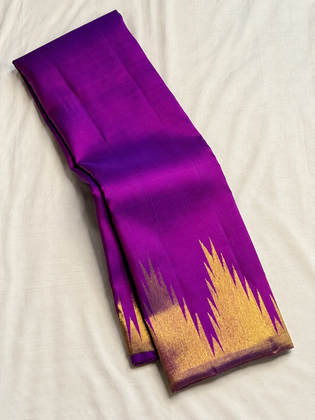 Kathiripoo violet handwoven pure silk Kancheepuram Ettukol saree with gold zari temple border, photo 4 of 5