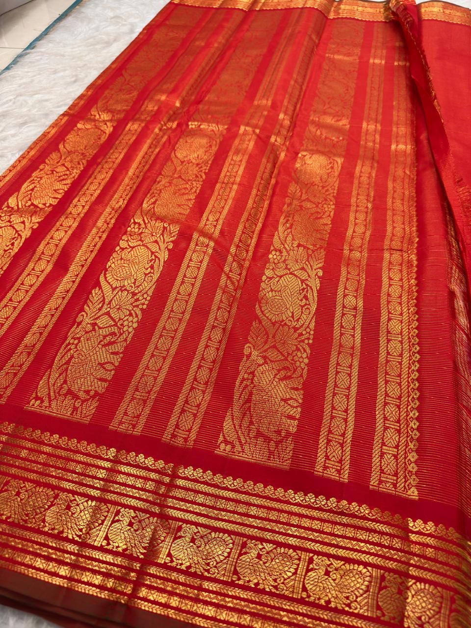 Arakku red Pure Kanchipuram silk Vairaoosi saree with peacock border, view 5