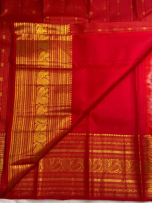 Vermilion red handwoven pure silk Kanjivaram Varisaipet saree with gold zari brocade border, photo 2 of 5