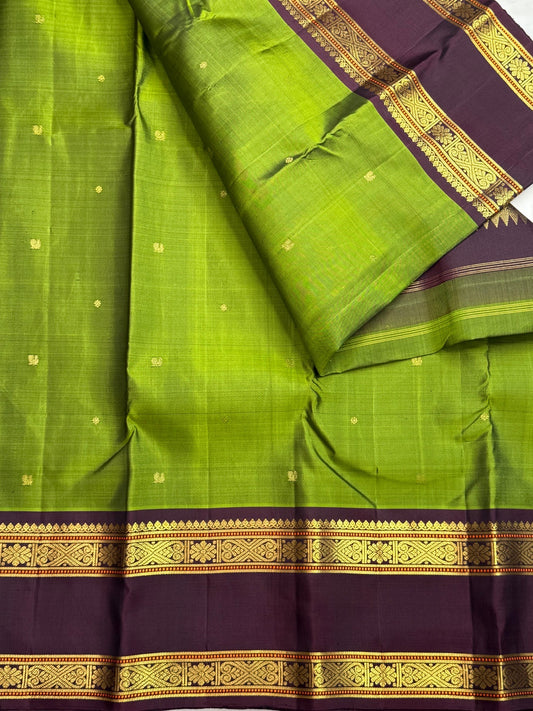 Thulir pachai green handwoven pure silk Kanjeevaram Rettapet saree with aubergine border, photo 1 of 5
