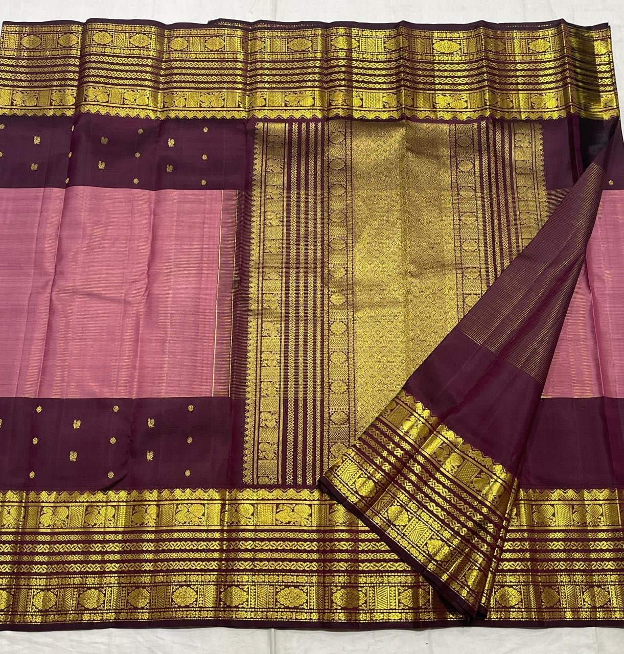 Dusty rose and aubergine handwoven pure silk Kanchipuram Korvai saree — close view of the body weave and texture