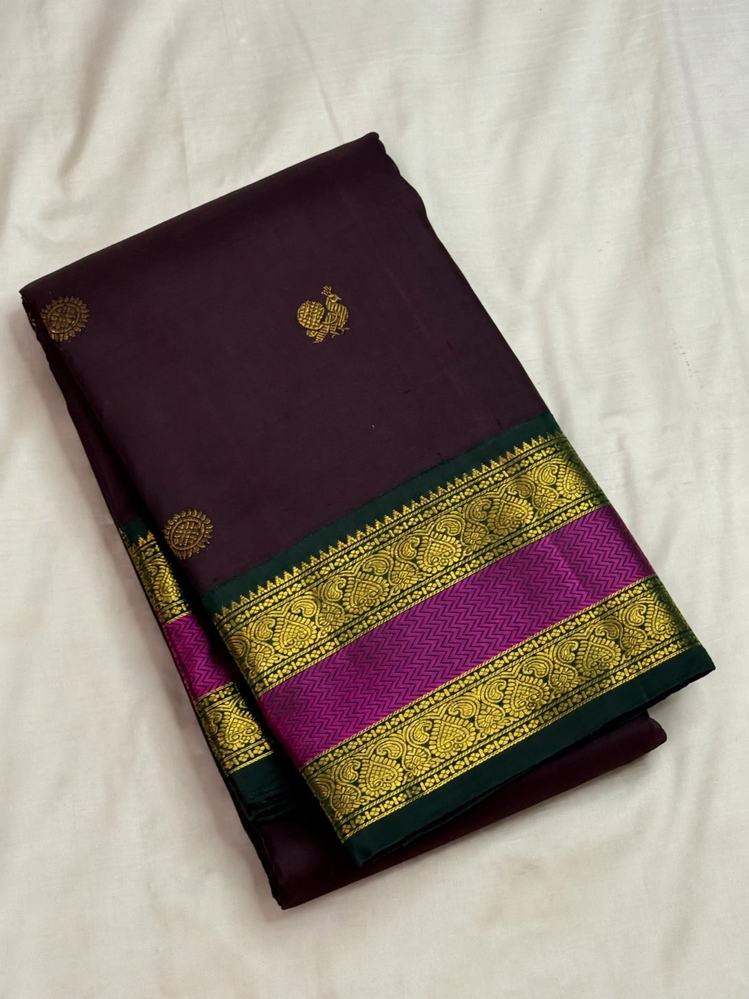 Vadamalli purple pure silk Kanchipuram saree with gold buttas, Rettapet border and grand zari pallu, Idam Living (photo 6 of 7)