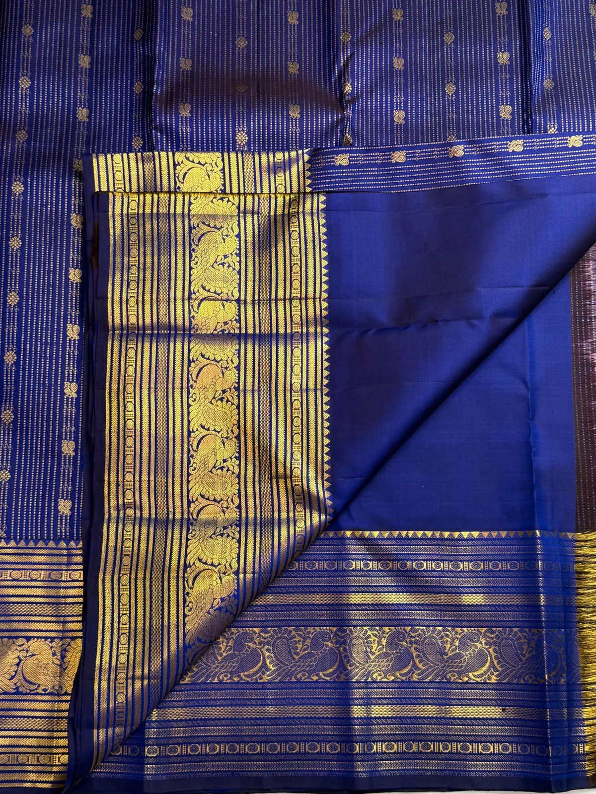 Neelam blue handwoven pure silk Kanchipuram Varisaipet saree with ornate gold zari border, photo 3 of 5