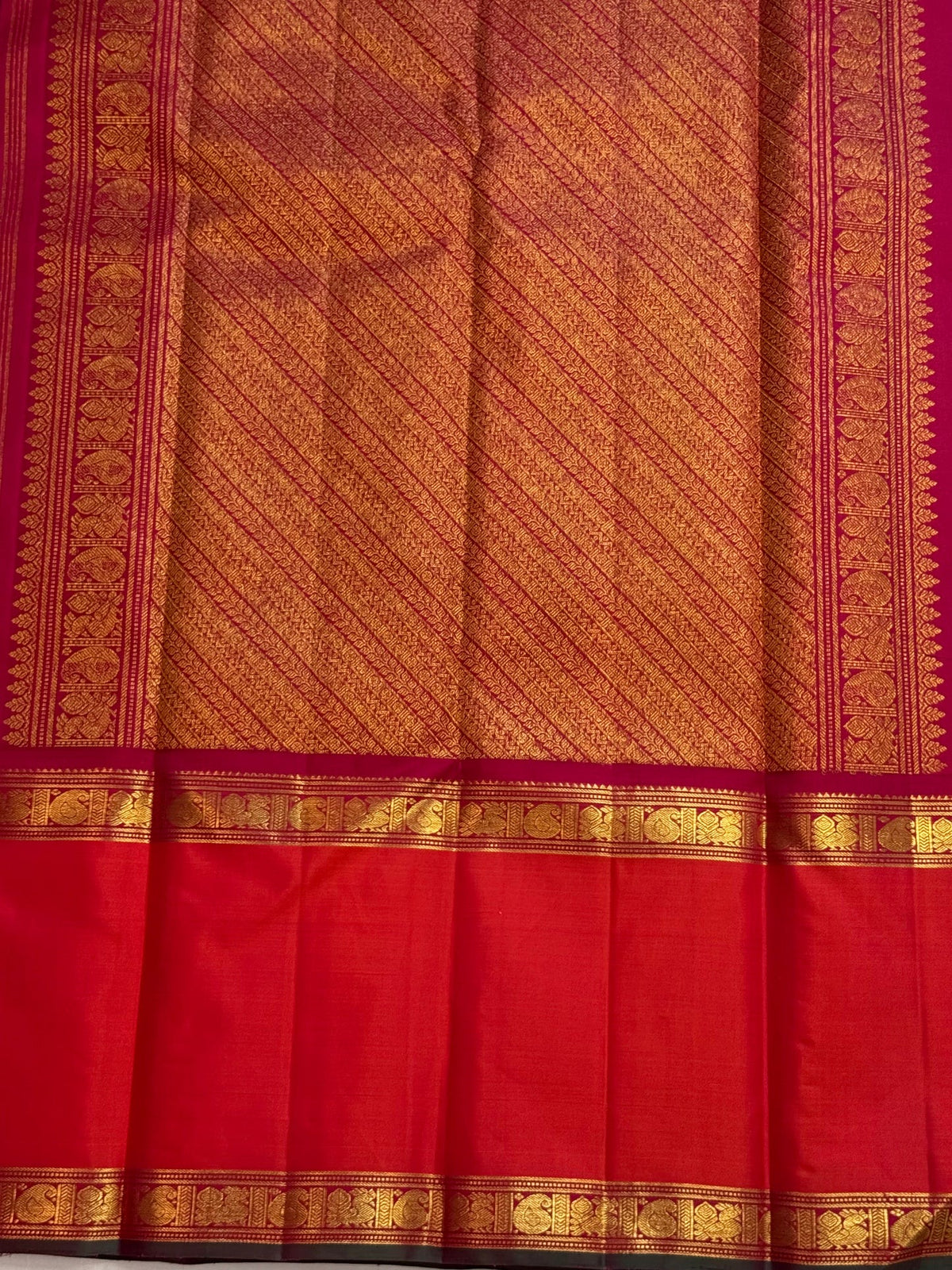 Veldhari body weave detail of a peacock-green Kanchipuram silk saree, Idam Living (photo 7 of 8)