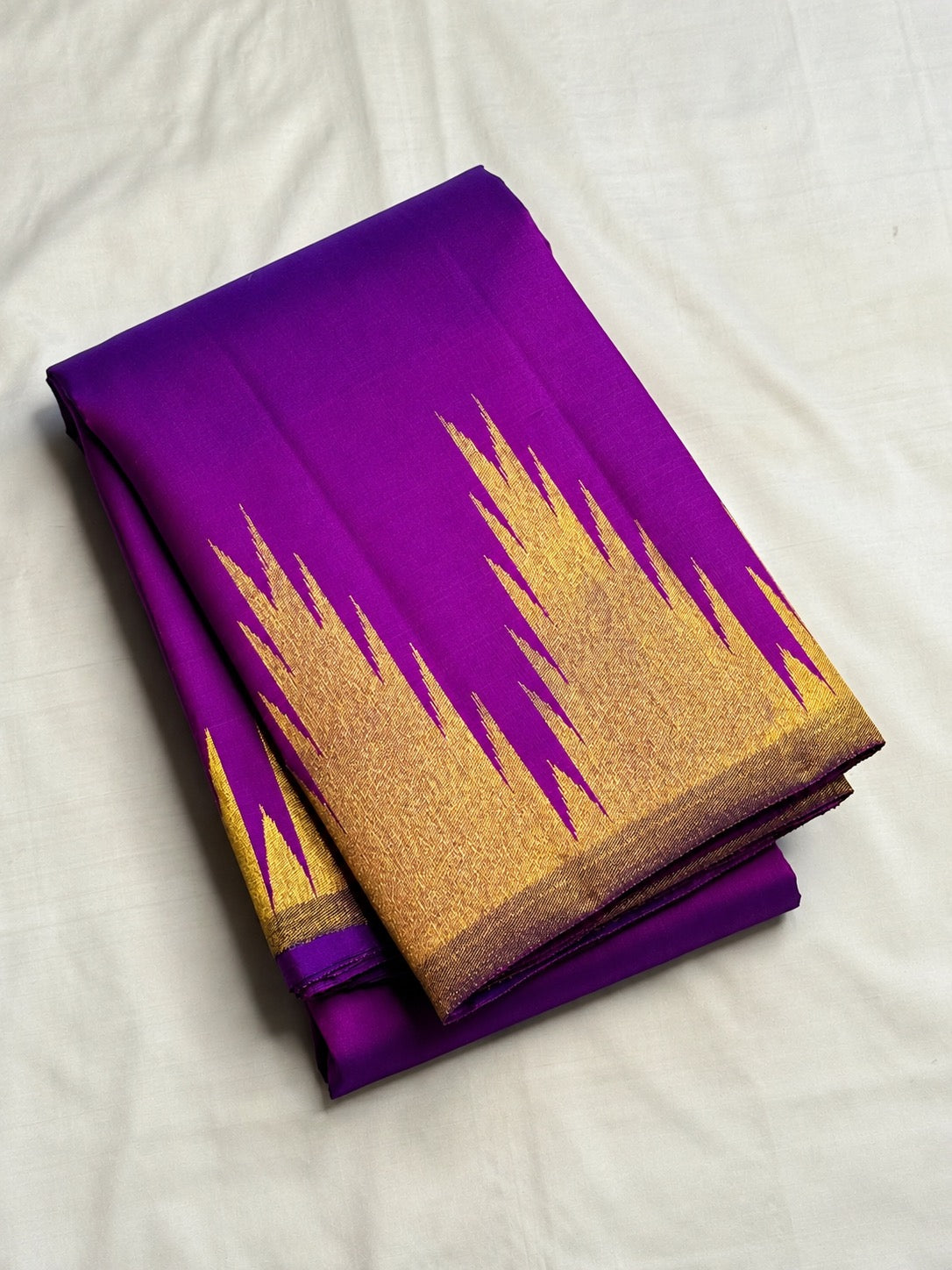 Kathiripoo violet handwoven pure silk Kancheepuram Ettukol saree with gold zari temple border, photo 5 of 5