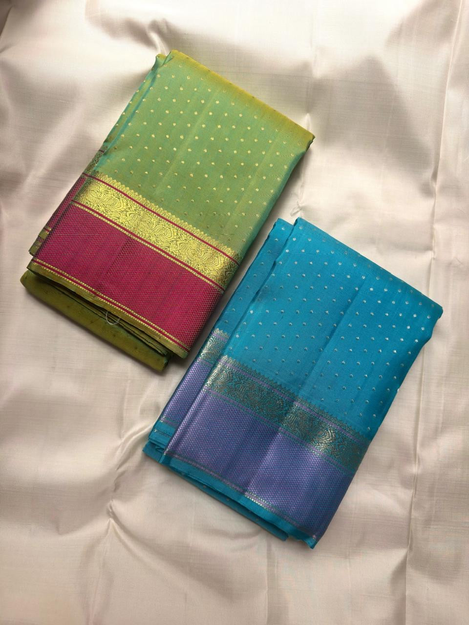 Thulir Pachai and Raspberry Pink Handwoven Pure Silk Kanchipuram Pattupet Saree, close-up of zari and silk-thread weaving