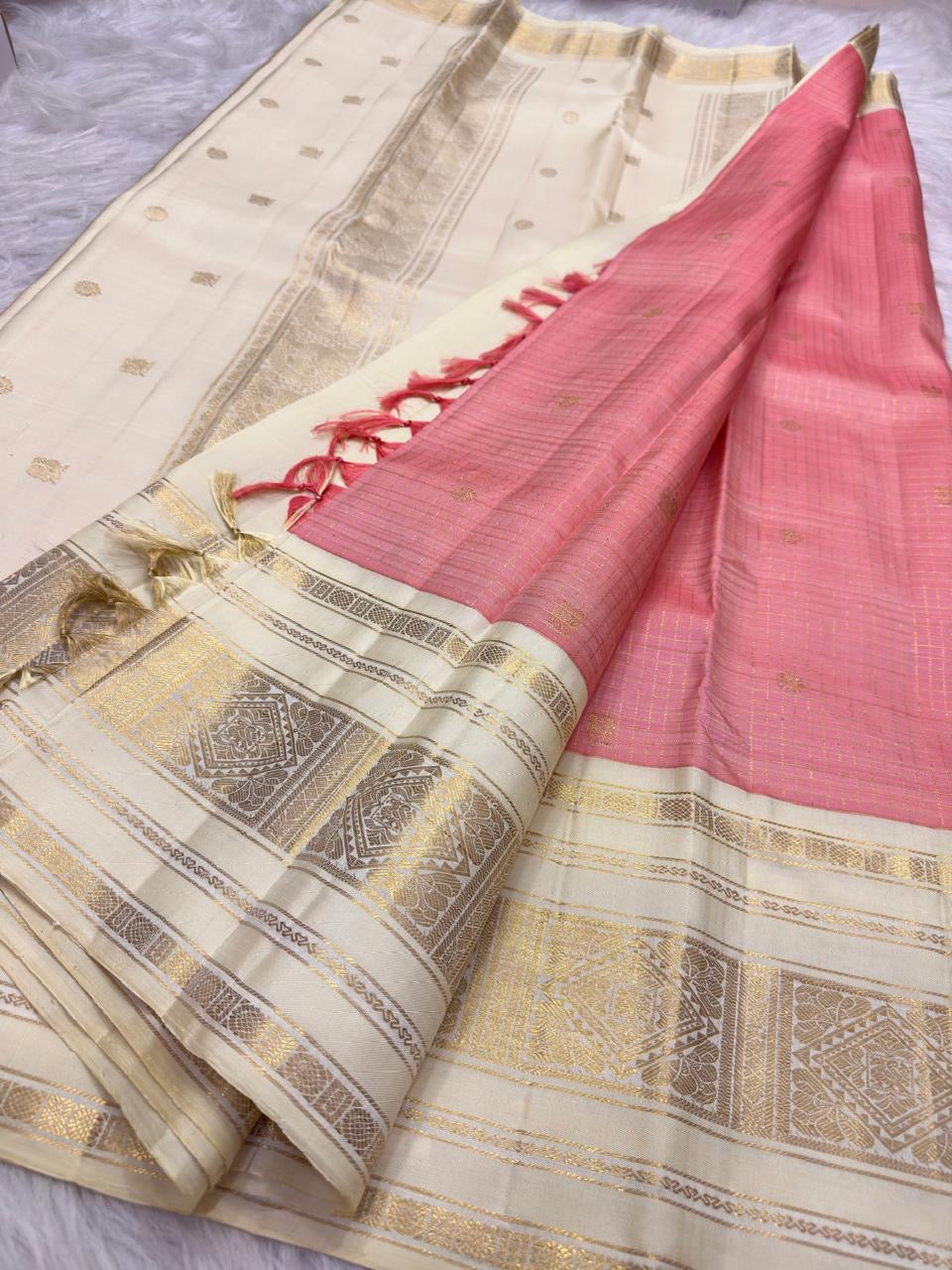 Ivory and Petal Pink vintage pure silk Kanchipuram Varisaipet saree, grand zari pallu, handwoven zari and ornate border