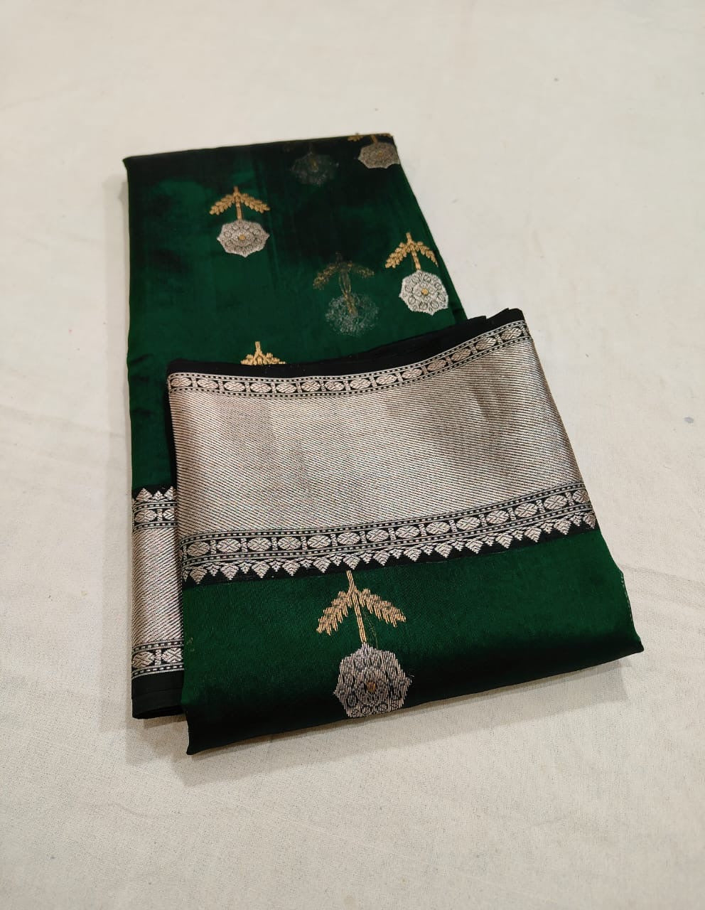 Emerald Green Silver Floral Pattu Silk Chanderi saree, full length view