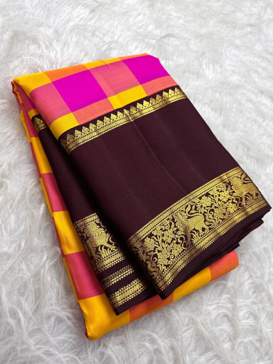 Magenta pink and kesari yellow Paalum Pazhamum Kanchipuram silk saree with aubergine Yazhi border, view 4