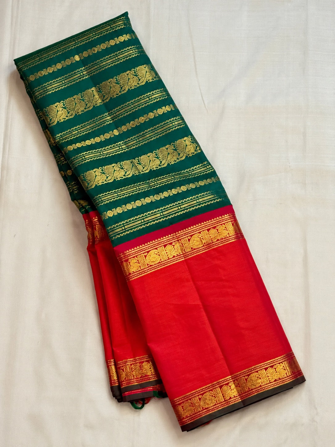 Detailed zari weaving on a peacock-green Rettapet Kanchipuram silk saree, Idam Living (photo 8 of 8)