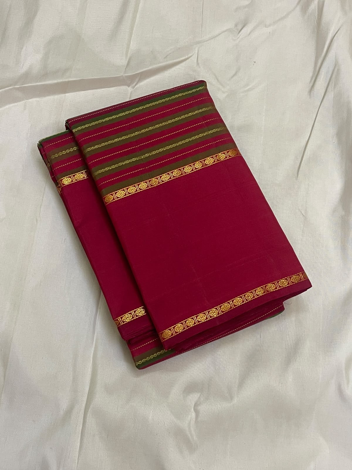 Rudhraksham-inspired repeating zari edge detail on the Rettapet border of the vintage vermilion Kanchipuram saree