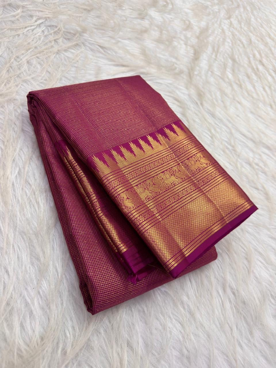 Vadamalli purple pink Kanchipuram zari kattam saree, showing body, border and detailed gold zari pallu