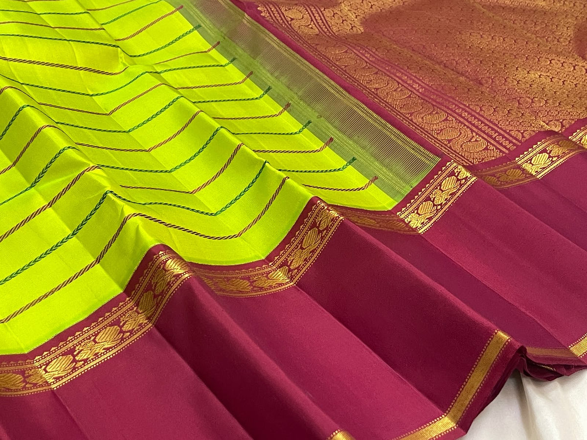 Kili Pachai Green Handwoven Pure Silk Kanjipuram Saree with Rettapet Border and Veldhari Stripes, body and border detail