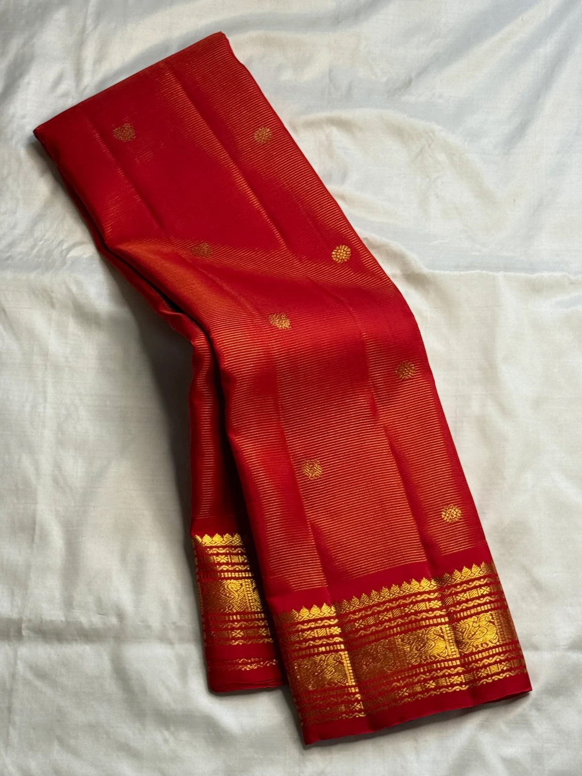 Kumkumam red handwoven pure silk Kanjivaram Vairaoosi saree