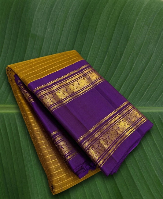 ponvandu gold Kanchipuram silk saree with kv weave folded view