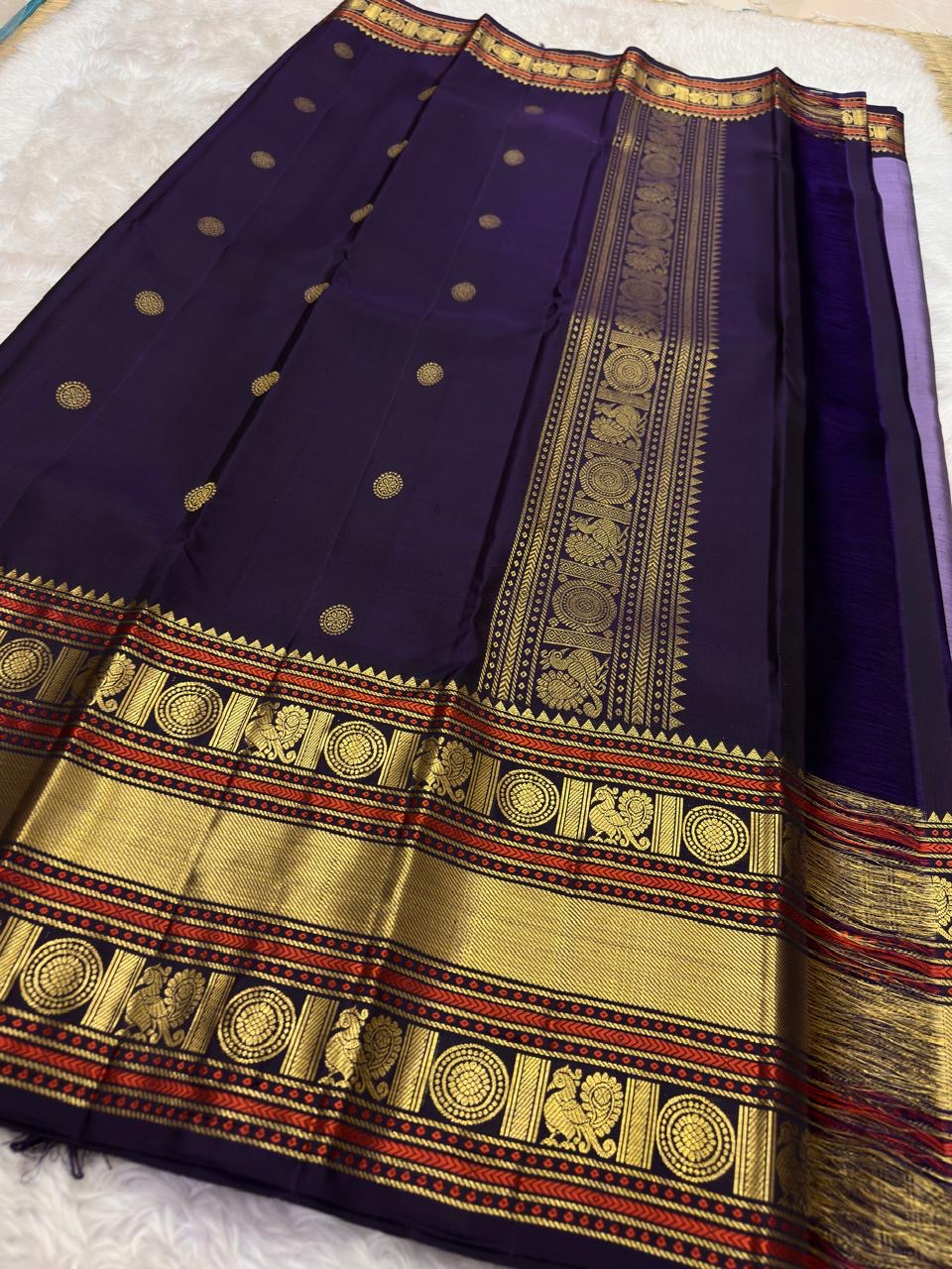 Lavender Kancheepuram Korvai pure silk saree close-up