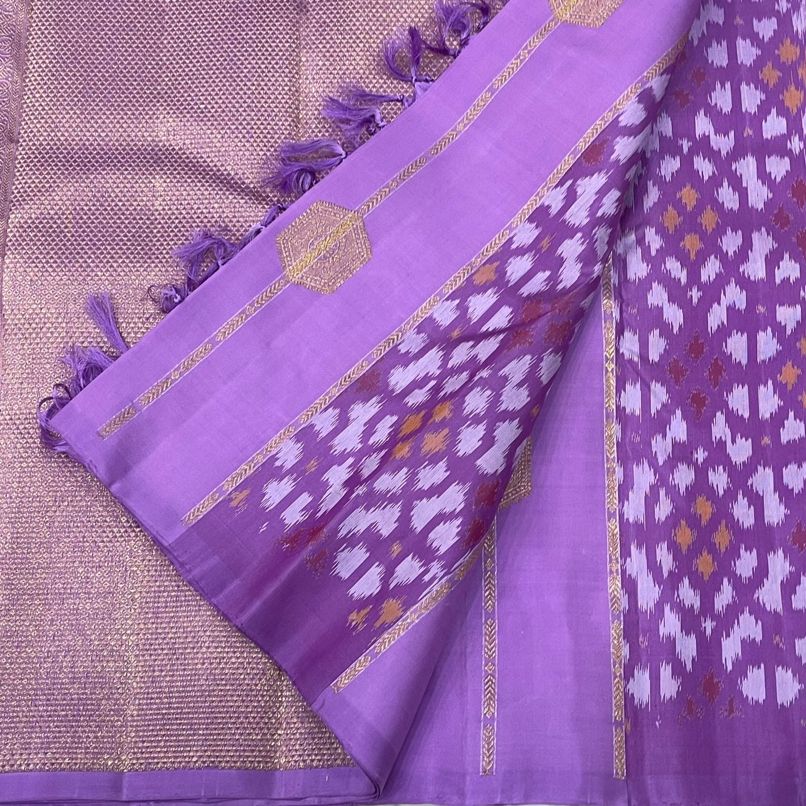 Lilac purple pochampally ikat border on lavender Kancheepuram silk saree — Idam Living