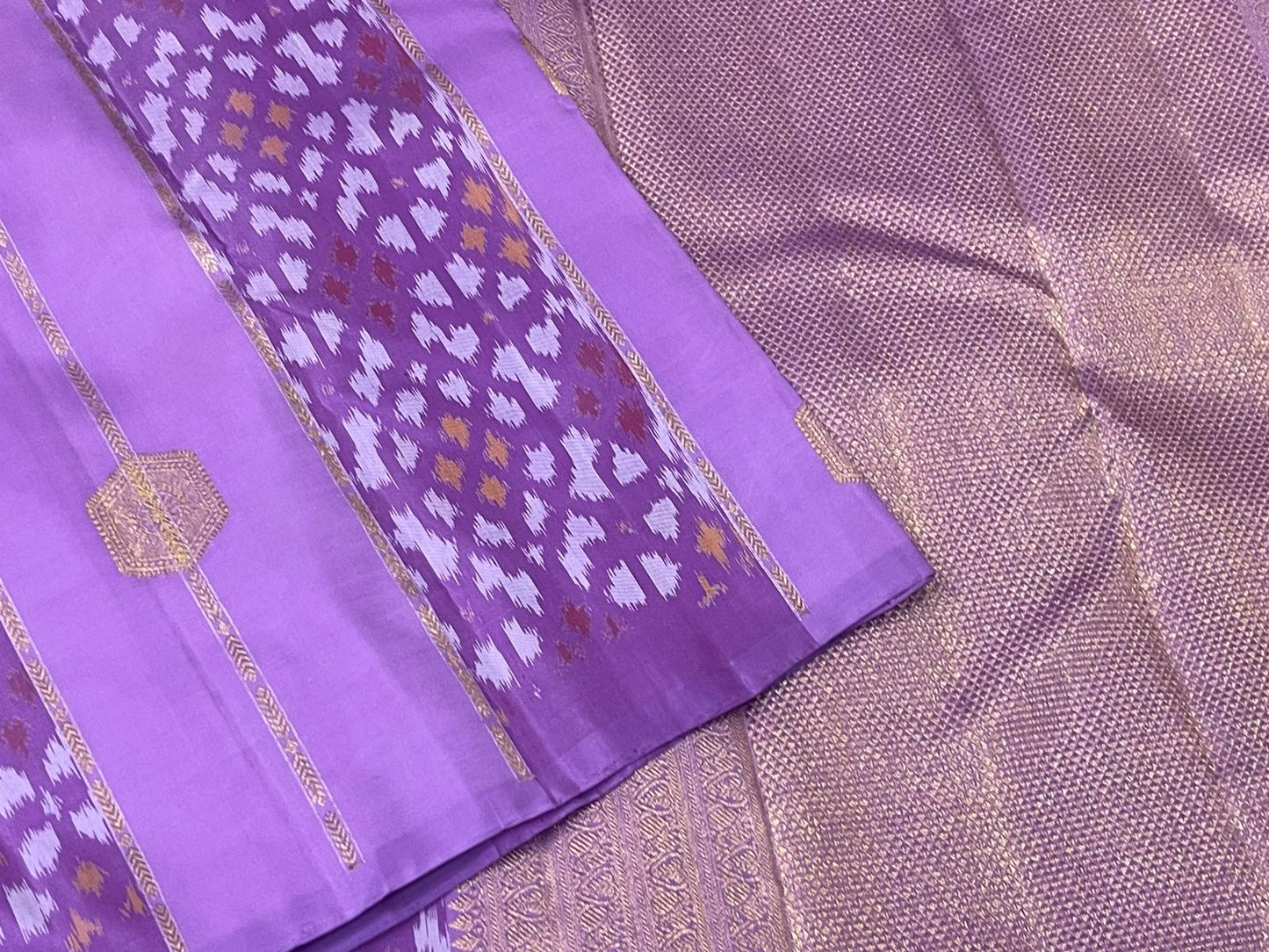 Folded view of lavender and lilac purple pochampally ikat Kancheepuram silk saree — Idam Living