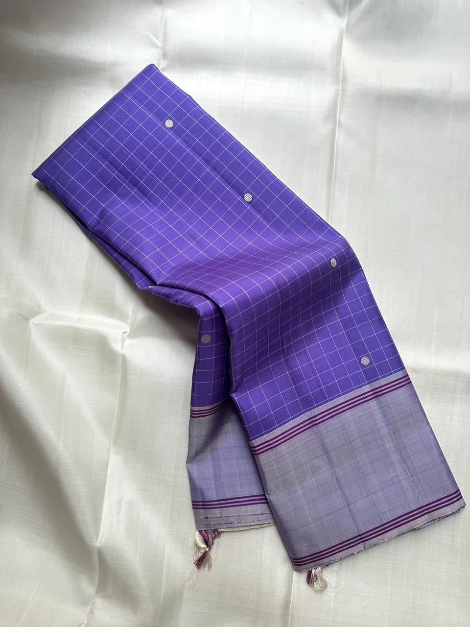 Lavender-purple pure silk Kancheepuram saree, close body detail