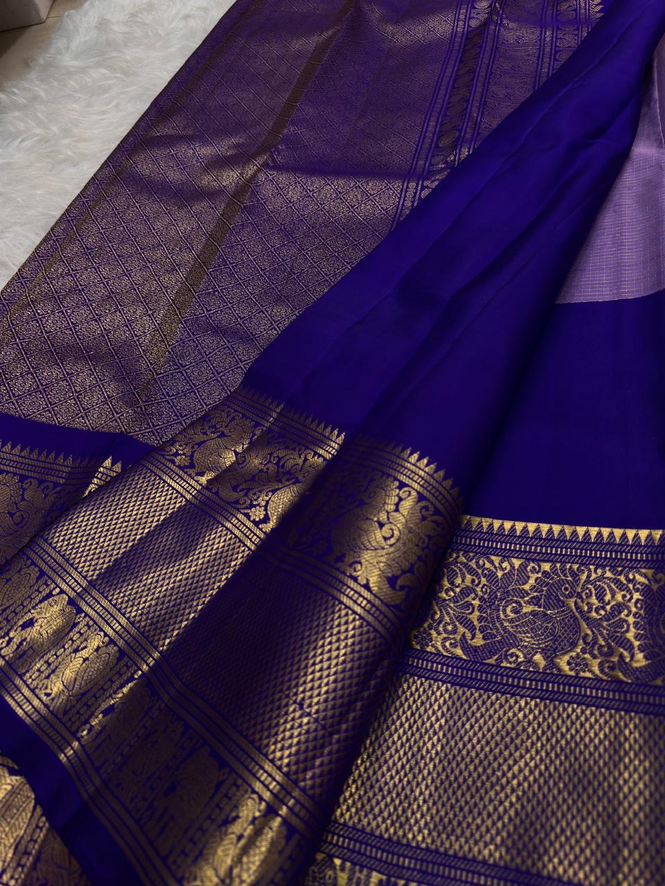Lavender Silver and Royal Purple colour contrast on Kanchipuram silk saree.