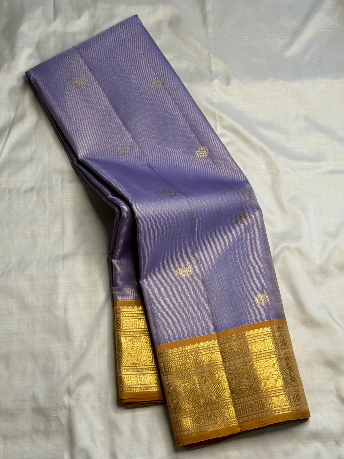 Lavender handwoven pure silk Vairaoosi Kanjivaram saree with gold border