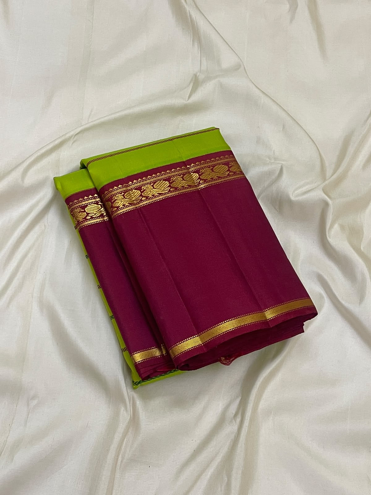 Kili Pachai Green Handwoven Pure Silk Kanjipuram Saree with Rettapet Border and Veldhari Stripes, decorative pallu detail