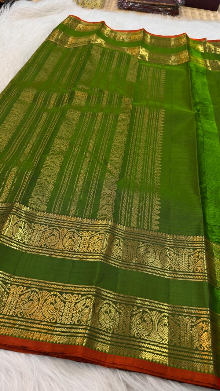 Vivid Leaf Green Handwoven Pure Silk Kanchipuram Saree with Rettapet Mayil Zari Border