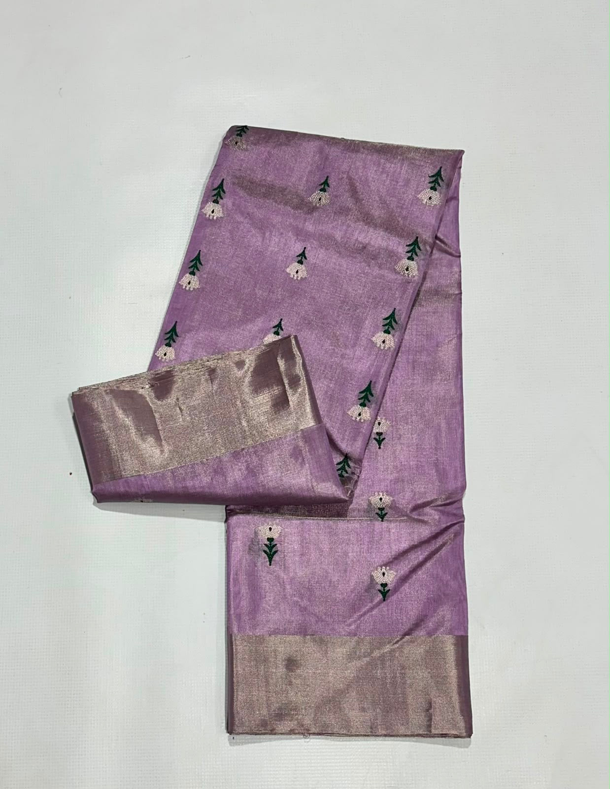 Lilac handloom Chanderi saree handwoven in Madhya Pradesh, India